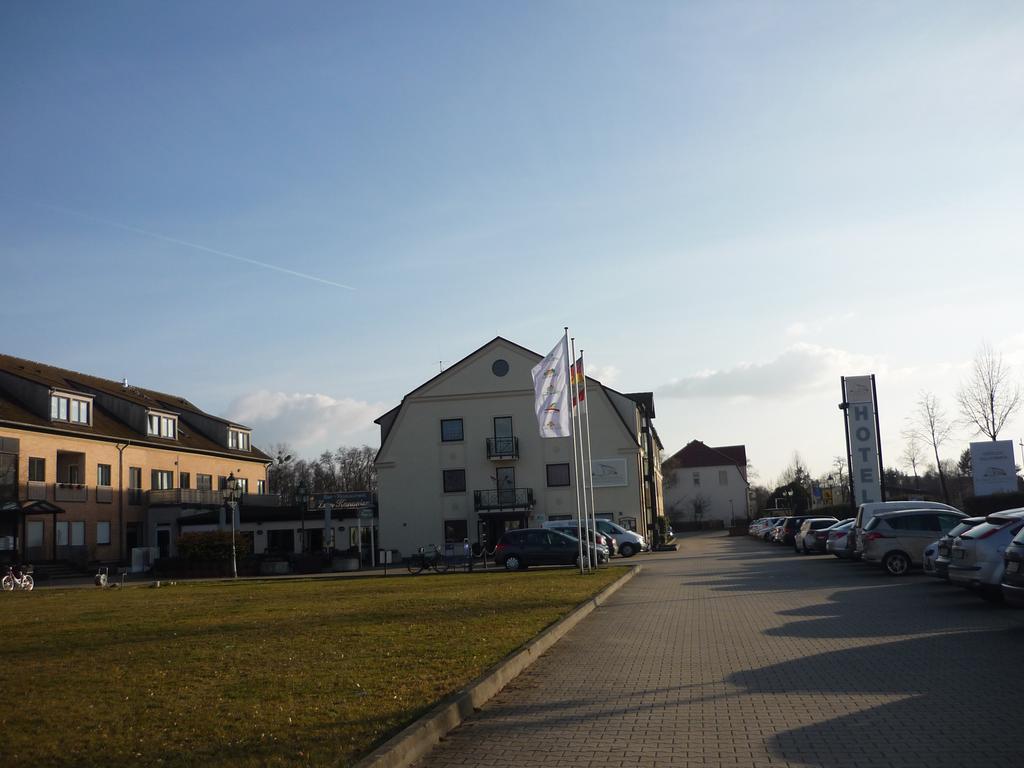 KomfortHotel Grossbeeren - Stadt-Gut-Hotel Exterior foto